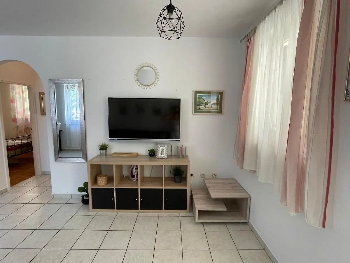 Apartments Antonija Punta Skala Next To Falkensteiner Resort Petrcane 0*,