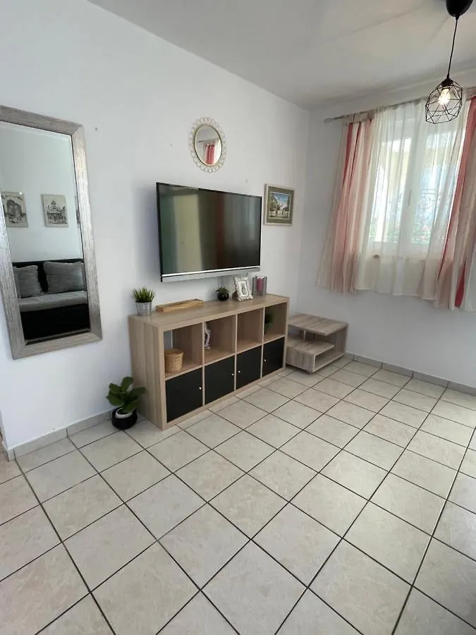 Apartments Antonija Punta Skala Next To Falkensteiner Resort Petrcane