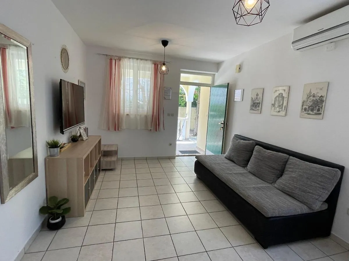 Apartments Antonija Punta Skala Next To Falkensteiner Resort Petrcane