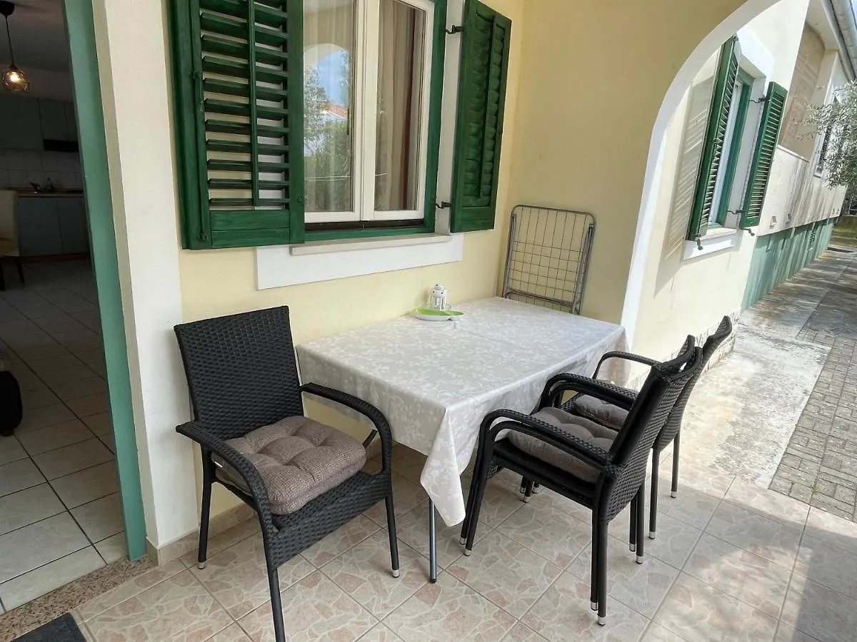 Apartments Antonija Punta Skala Next To Falkensteiner Resort Petrcane