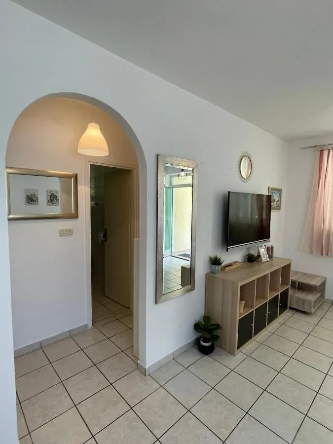 Apartments Antonija Punta Skala Next To Falkensteiner Resort Petrcane 0*,