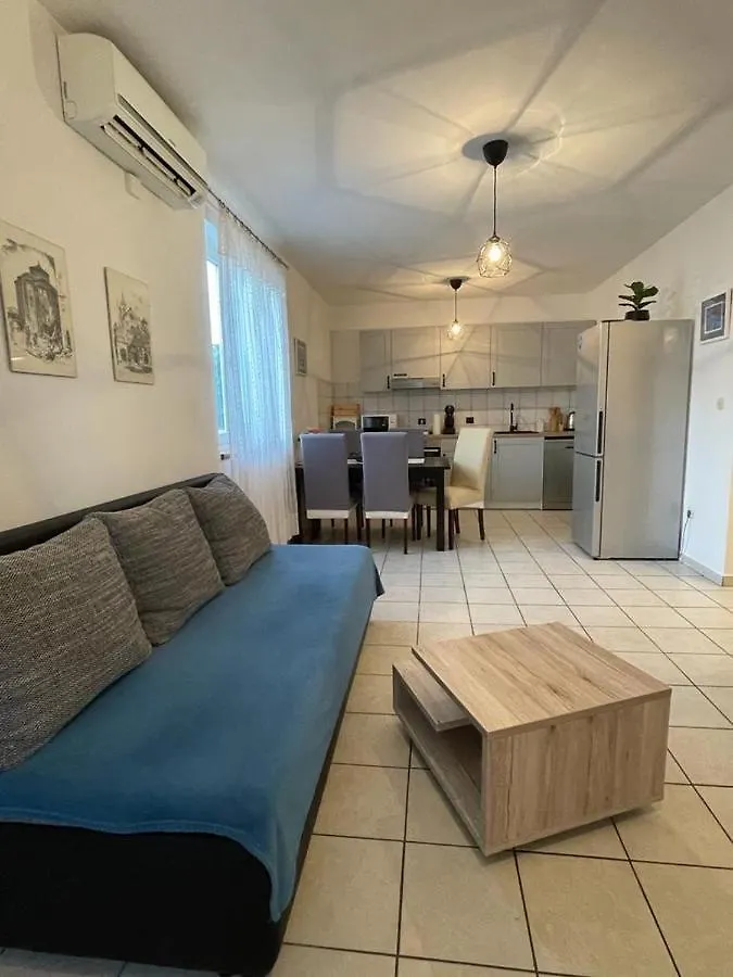 Apartments Antonija Punta Skala Next To Falkensteiner Resort Petrcane
