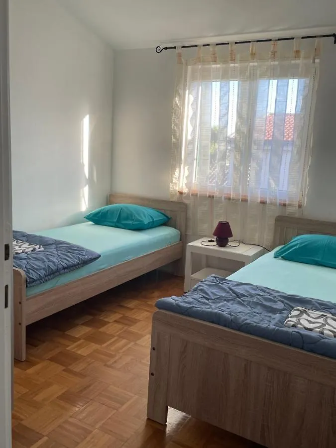 Apartments Antonija Punta Skala Next To Falkensteiner Resort Petrcane