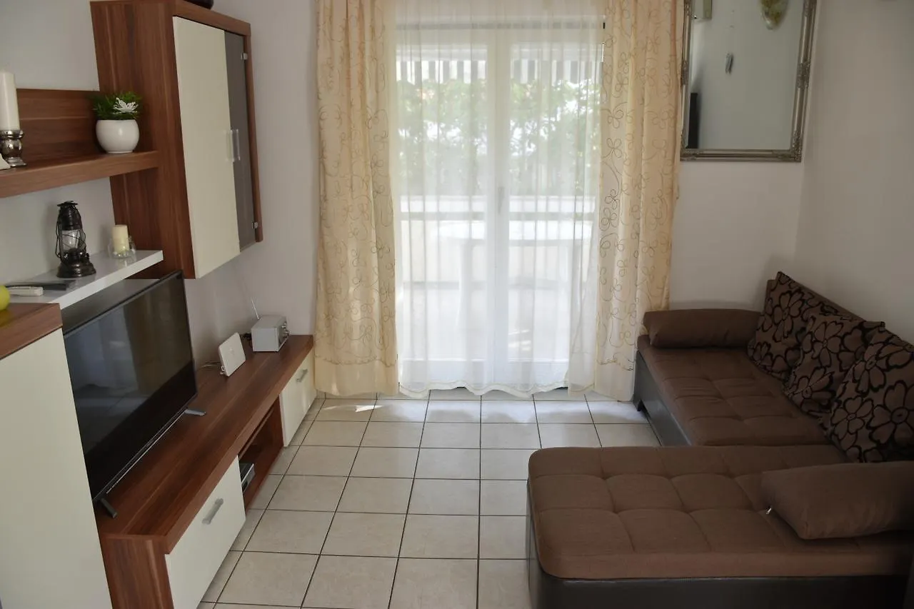 Apartments Antonija Punta Skala Next To Falkensteiner Resort Petrcane