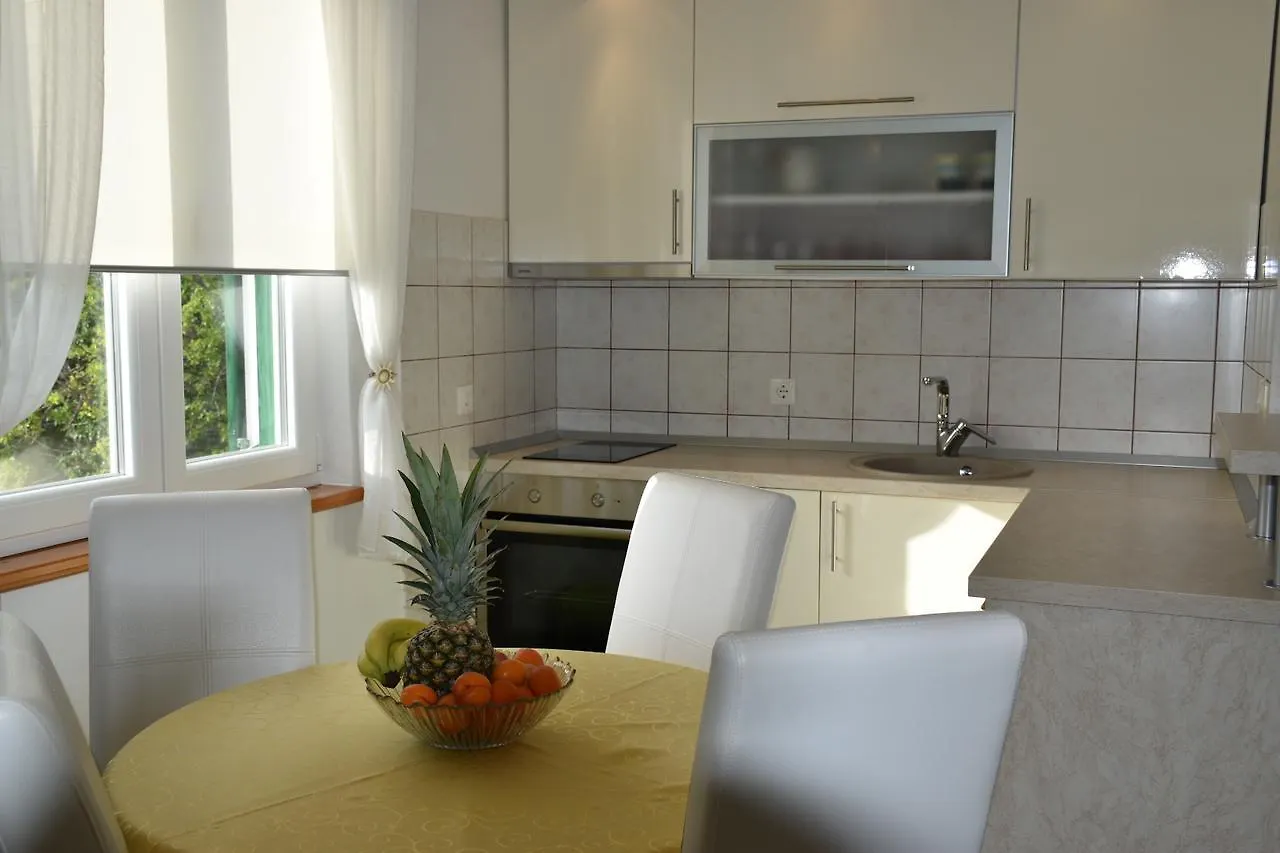 Apartments Antonija Punta Skala Next To Falkensteiner Resort Petrcane Kroatië