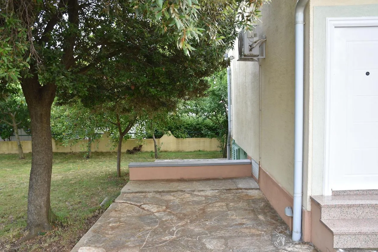 Apartments Antonija Punta Skala Next To Falkensteiner Resort Petrcane