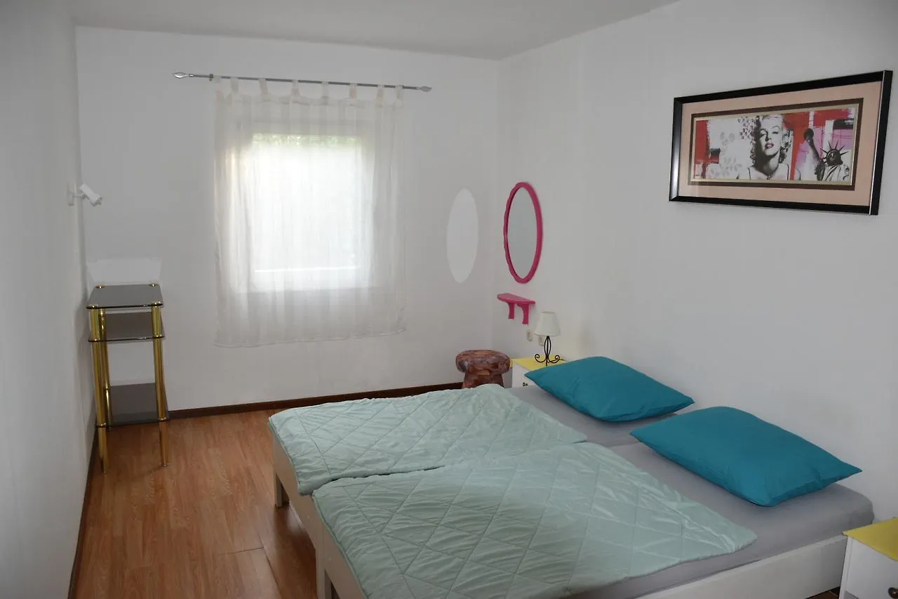 Apartments Antonija Punta Skala Next To Falkensteiner Resort Petrcane