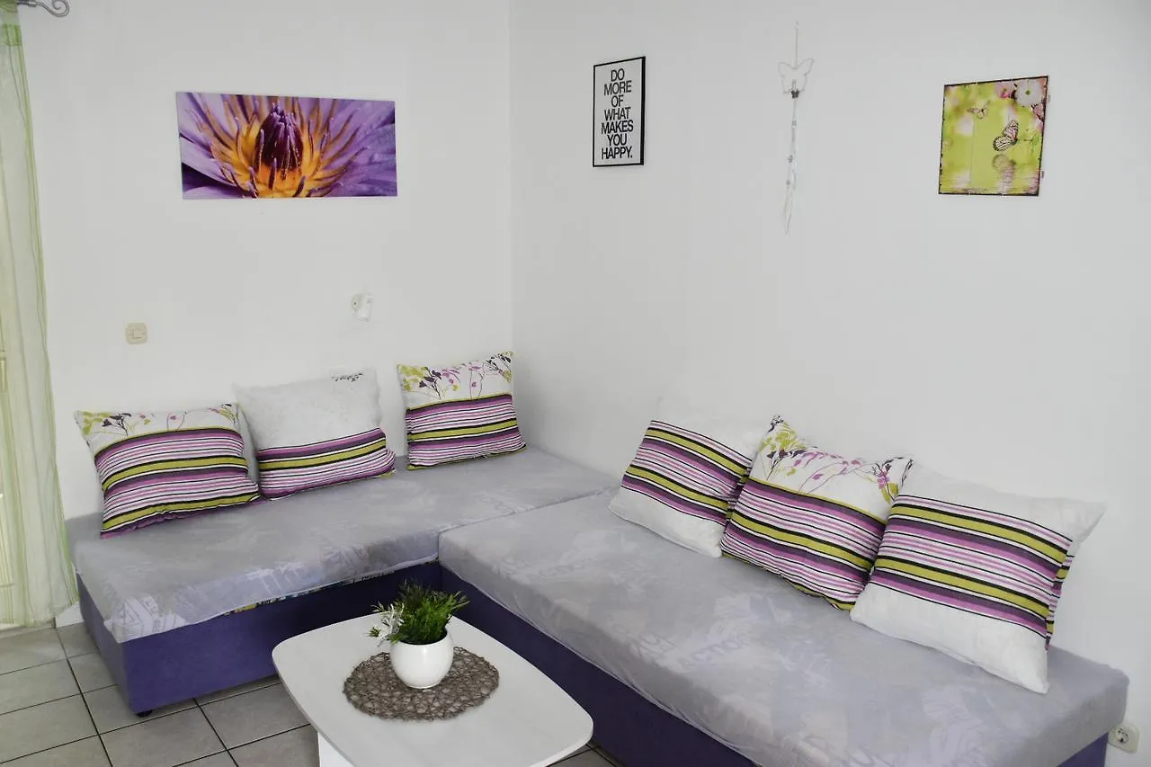 Apartments Antonija Punta Skala Next To Falkensteiner Resort Petrcane