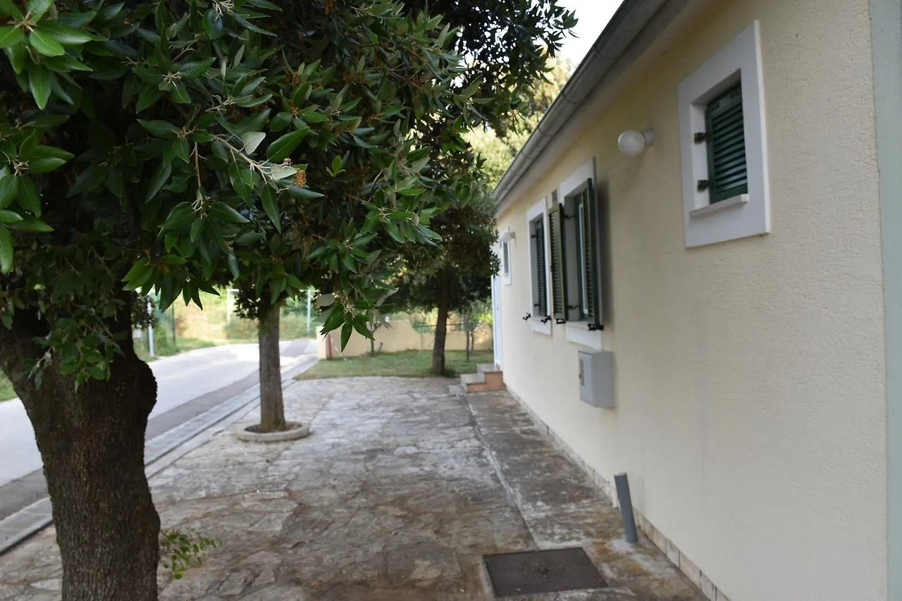 Apartments Antonija Punta Skala Next To Falkensteiner Resort Petrcane
